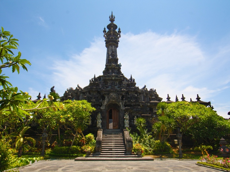 Zelené ryžové terasy pri Ubude na Bali